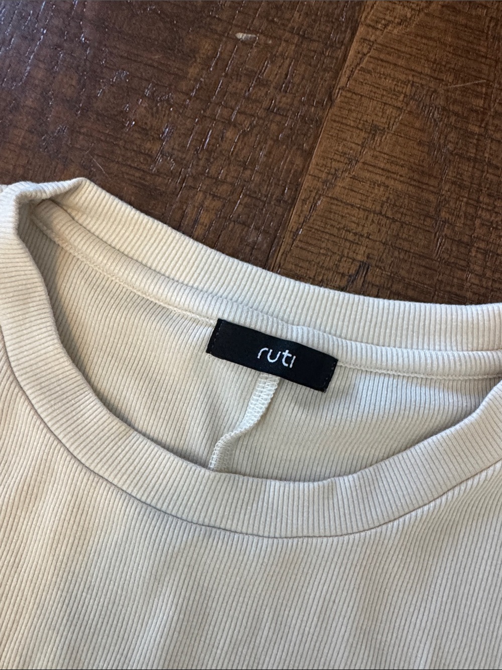 Ruti The Ribbed Tuck in Tee in Cloud - Picture 5 of 8